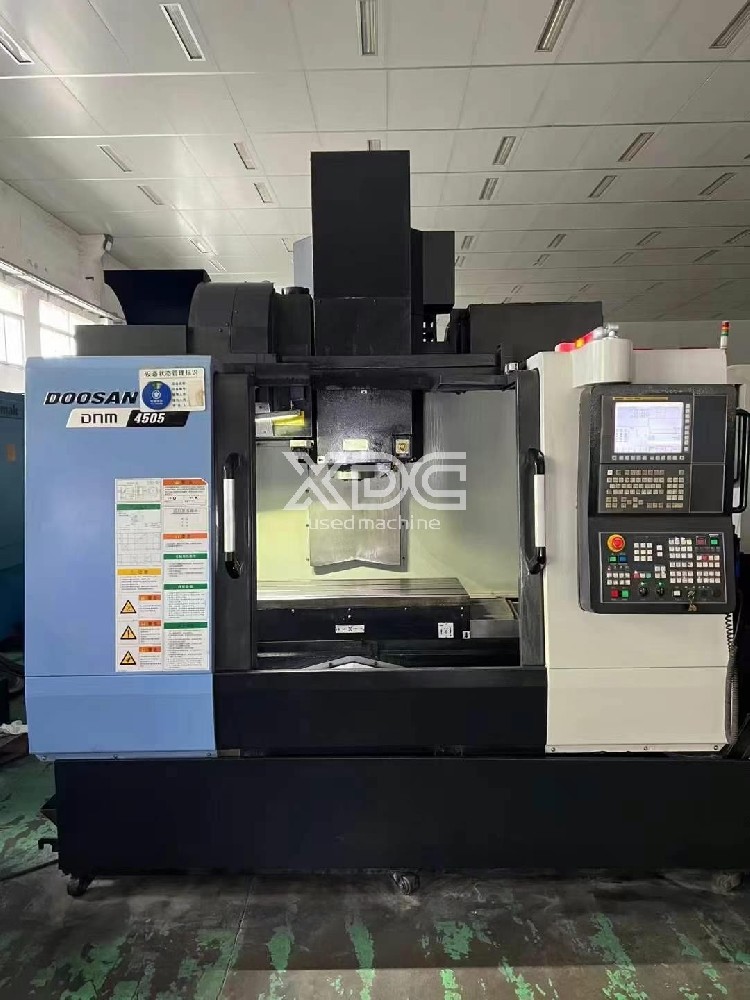 Used DooSan4505 Vertical Machining Center for sale