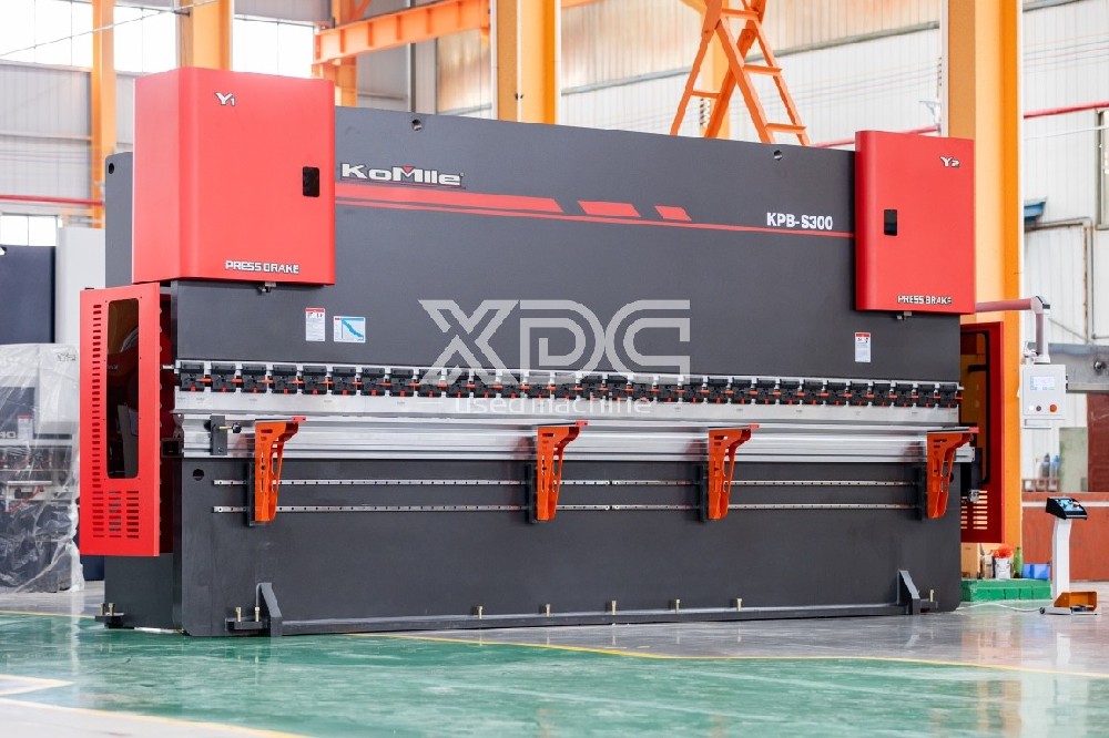 USED ​300 tons/6 meters (4+1 axis) electro-hydraulic servo CNC BENDING MACHINE FOR SALE