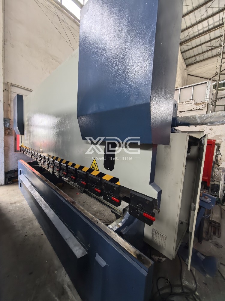 Used 4.1m/125t bending machine