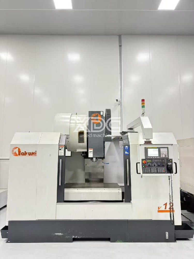 Used Taiwan Jiangze V12 heavy cutting machining center